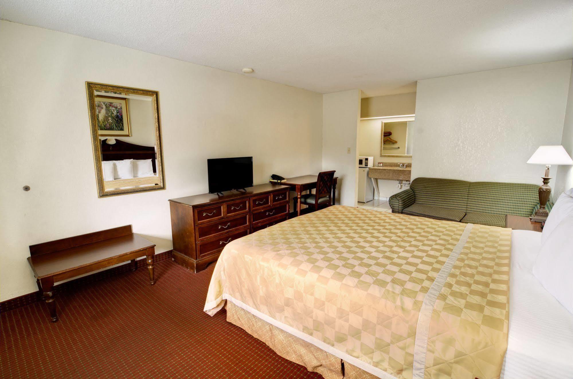 Key West Inn - Newport News Ngoại thất bức ảnh